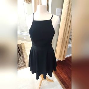 NWT Sz.Lg Jun & Ivy Black Dress, Partly lace back & partly backless